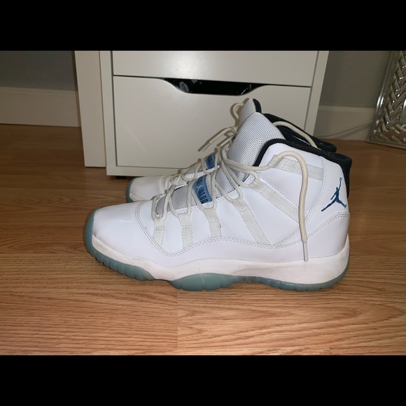 Jordan 11’s - Picture 7 of 8